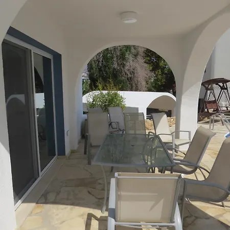 Paphos4U Villa, Kisonerga, 4Br, Seafront, Beach 300M, Private Pool, All Amenities Villa *