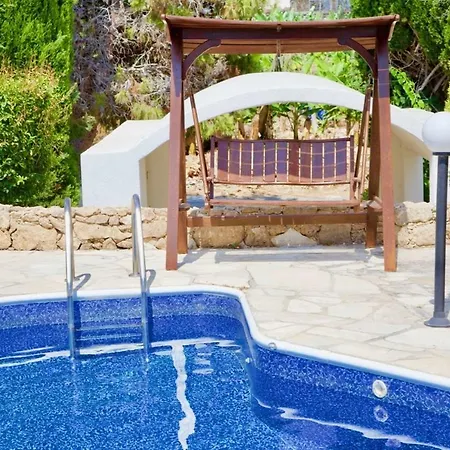 Paphos4U Villa, Kisonerga, 4Br, Seafront, Beach 300M, Private Pool, All Amenities Coral Bay
