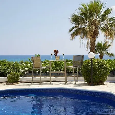 Paphos4U Villa, Kisonerga, 4Br, Seafront, Beach 300M, Private Pool, All Amenities *
