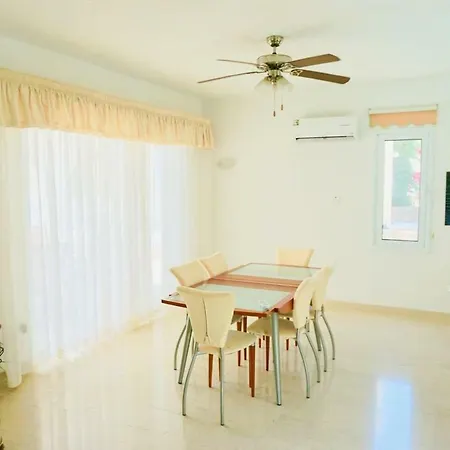 Paphos4U Villa, Kisonerga, 4Br, Seafront, Beach 300M, Private Pool, All Amenities