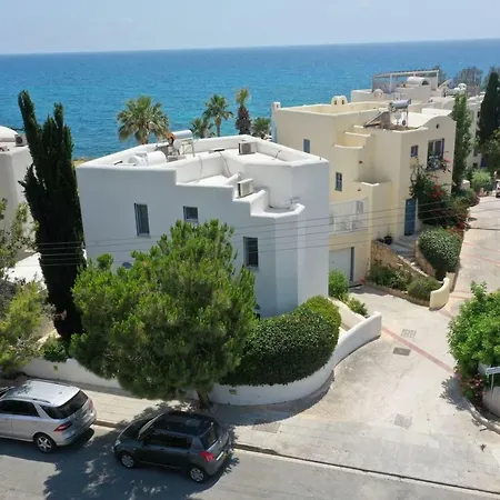 Paphos4U Villa, Kisonerga, 4Br, Seafront, Beach 300M, Private Pool, All Amenities *