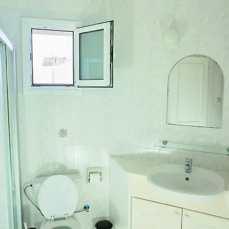 Paphos4U Villa, Kisonerga, 4Br, Seafront, Beach 300M, Private Pool, All Amenities Villa *