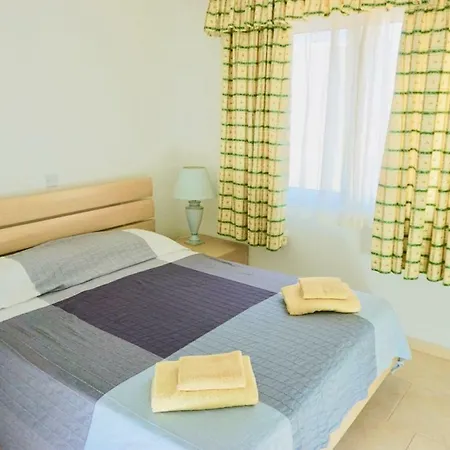 Villa Paphos4U Villa, Kisonerga, 4Br, Seafront, Beach 300M, Private Pool, All Amenities *