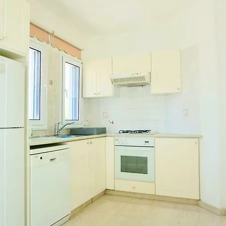 Paphos4U Villa, Kisonerga, 4Br, Seafront, Beach 300M, Private Pool, All Amenities *